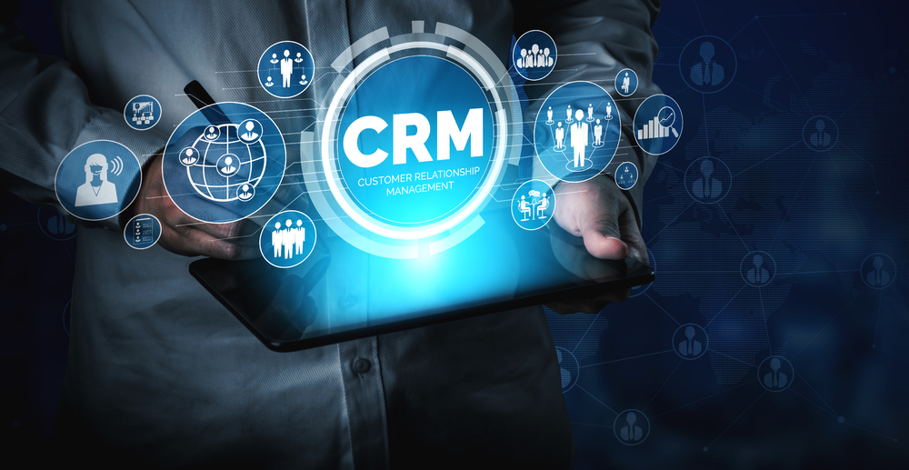 商业销售营销系统概念的CRM客户关系管理在服务应用程序的未来图形界面中呈现以支持CRM数据库分析